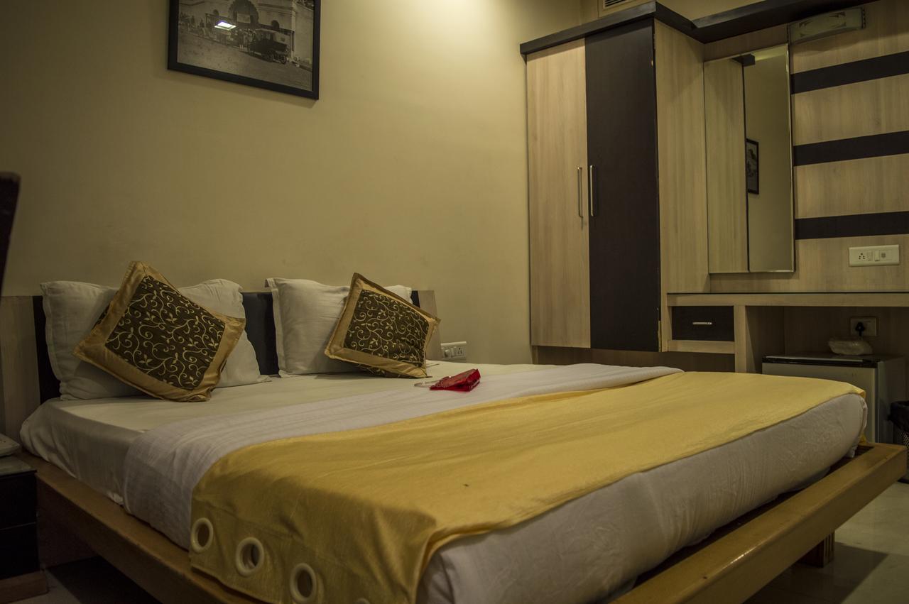 Oyo 751 Hotel Shree Palace Μποπάλ Εξωτερικό φωτογραφία
